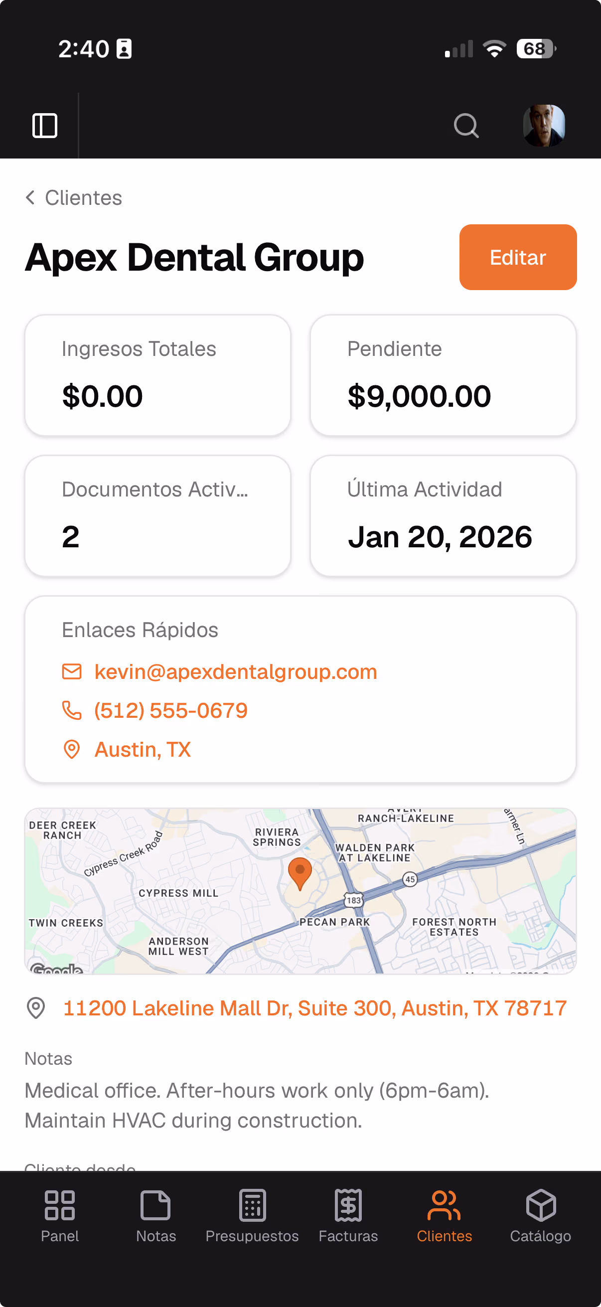 Detalle de cliente en móvil con mapa y estadísticas